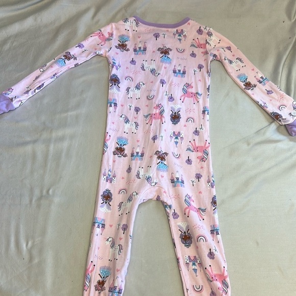 The Children's Place - Pink and Purple Pajamas with Whimsical Unicorn Design - Picture 5 of 5